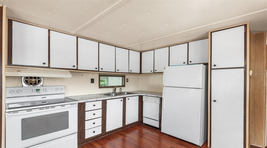 Auburndale, Florida 33823, 1 Bedroom Bedrooms, ,1 Bathroombathrooms,Residential,For Sale,Lakeside Dr,0,Mfrl4963934