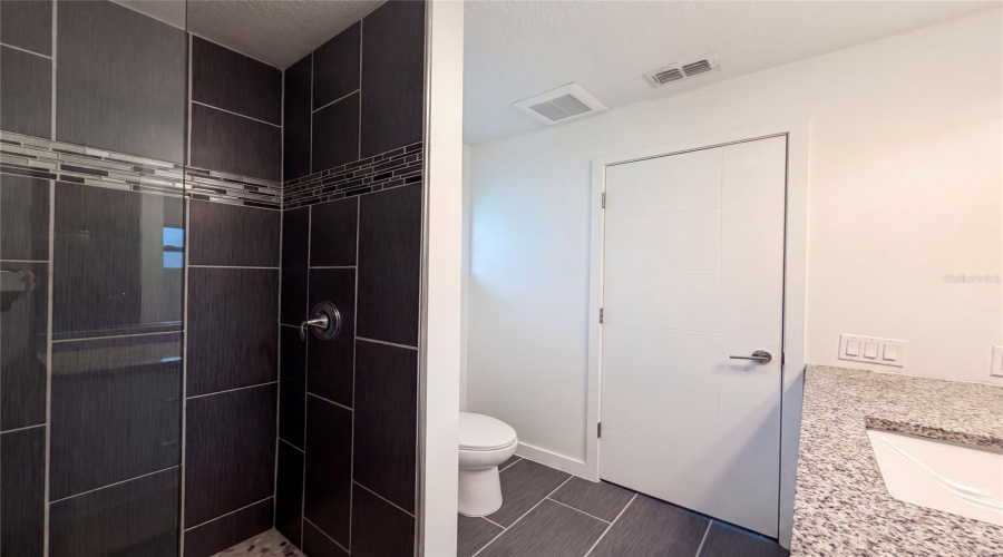 Sarasota, Florida 34239, 3 Bedroom Bedrooms, ,2 Bathroombathrooms,Residential,For Sale,Shade,0,Mfro6432869