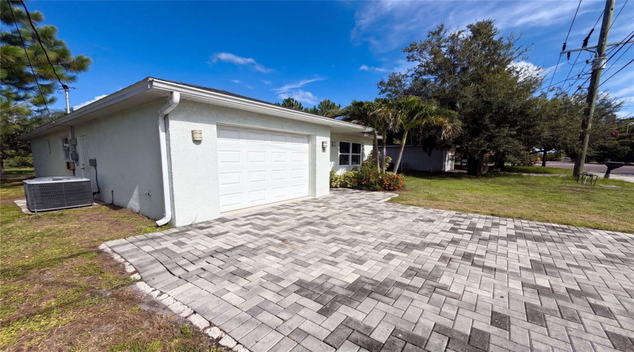 Sarasota, Florida 34239, 3 Bedroom Bedrooms, ,2 Bathroombathrooms,Residential,For Sale,Shade,0,Mfro6432869