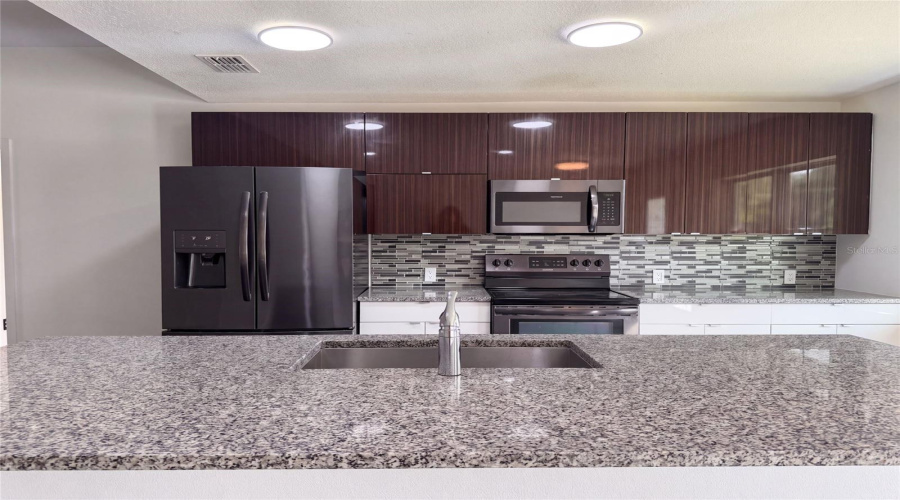 Sarasota, Florida 34239, 3 Bedroom Bedrooms, ,2 Bathroombathrooms,Residential,For Sale,Shade,0,Mfro6432869