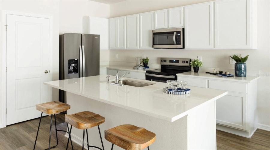 Sarasota, Florida 34243, 3 Bedroom Bedrooms, ,2 Bathroombathrooms,Residential,For Sale,Gold Dust,0,Mfra4675771