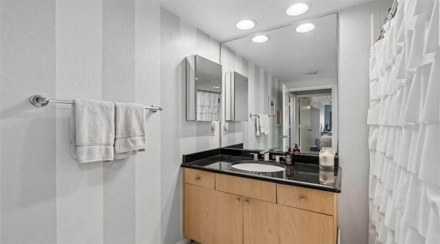 Tampa, Florida 33609, 1 Bedroom Bedrooms, ,1 Bathroombathrooms,Residential,For Sale,Horatio,0,Mfrtb8519567