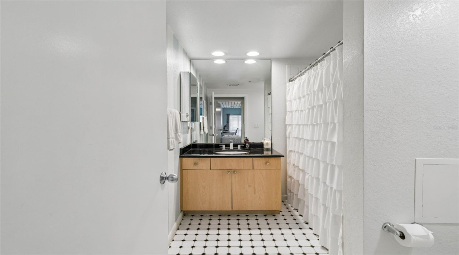 Tampa, Florida 33609, 1 Bedroom Bedrooms, ,1 Bathroombathrooms,Residential,For Sale,Horatio,0,Mfrtb8519567