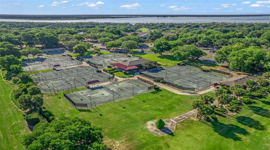 Lady Lake, Florida 32159, 3 Bedroom Bedrooms, ,2 Bathroombathrooms,Residential,For Sale,Grove,0,Mfro6369259