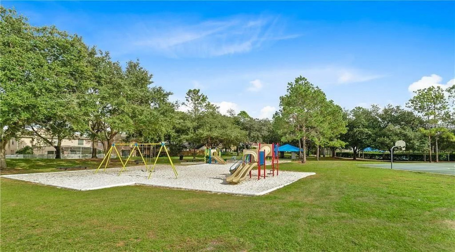 Orlando, Florida 32828, 4 Bedroom Bedrooms, ,3 Bathroombathrooms,Residential,For Sale,Royal Saint George,0,Mfro6396450
