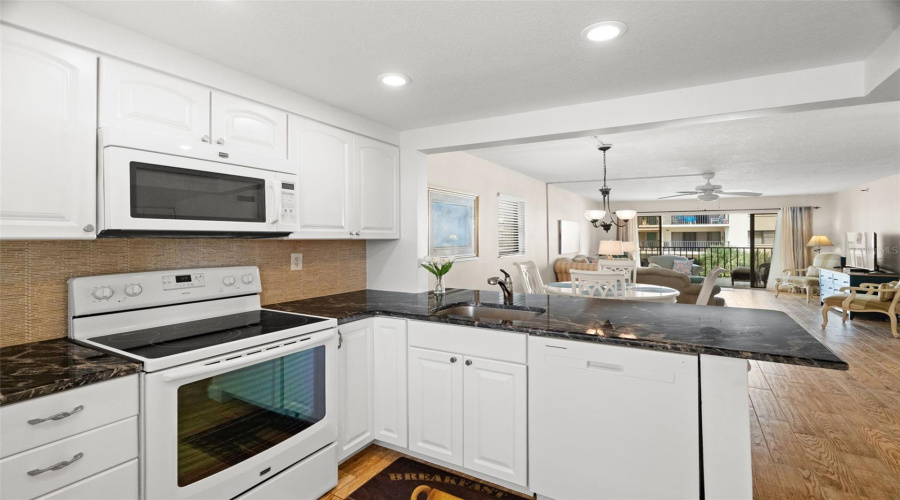 Indian Shores, Florida 33785, 2 Bedroom Bedrooms, ,2 Bathroombathrooms,Residential,For Sale,Gulf,0,Mfrtb8487618