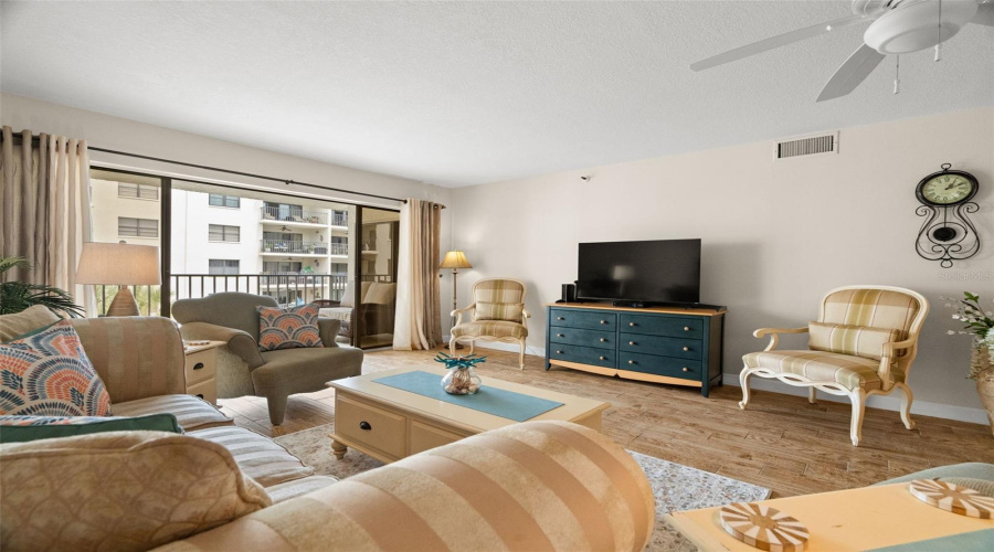 Indian Shores, Florida 33785, 2 Bedroom Bedrooms, ,2 Bathroombathrooms,Residential,For Sale,Gulf,0,Mfrtb8487618