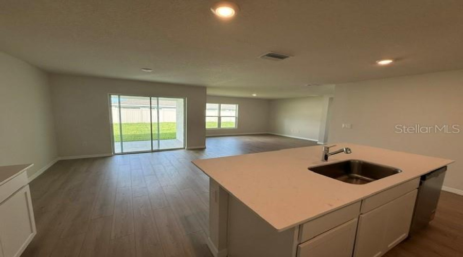 Palmetto, Florida 34221, 4 Bedroom Bedrooms, ,2 Bathroombathrooms,Residential,For Sale,Silver Moonlight,0,Mfra4694442