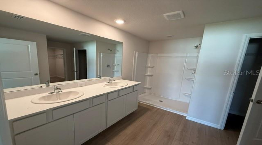 Palmetto, Florida 34221, 4 Bedroom Bedrooms, ,2 Bathroombathrooms,Residential,For Sale,Silver Moonlight,0,Mfra4694442