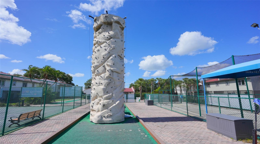 Kissimmee, Florida 34746, 2 Bedroom Bedrooms, ,2 Bathroombathrooms,Residential,For Sale,Water Mania,0,Mfro6410366