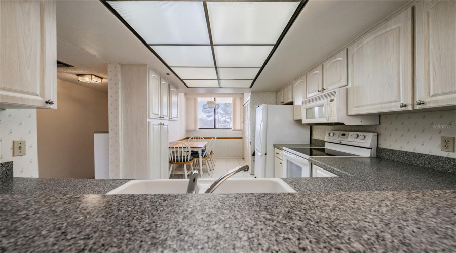 Largo, Florida 33774, 2 Bedroom Bedrooms, ,2 Bathroombathrooms,Residential,For Sale,Shipwatch,0,Mfrtb8461445