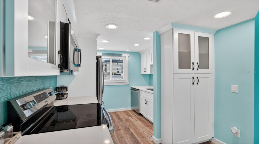 Bradenton Beach, Florida 34217, 2 Bedroom Bedrooms, ,1 Bathroombathrooms,Residential,For Sale,7Th,0,Mfra4694633
