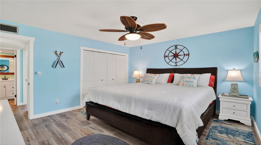 Bradenton Beach, Florida 34217, 2 Bedroom Bedrooms, ,1 Bathroombathrooms,Residential,For Sale,7Th,0,Mfra4694633