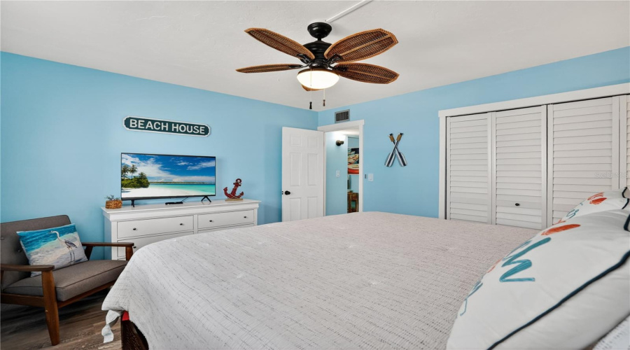 Bradenton Beach, Florida 34217, 2 Bedroom Bedrooms, ,1 Bathroombathrooms,Residential,For Sale,7Th,0,Mfra4694633