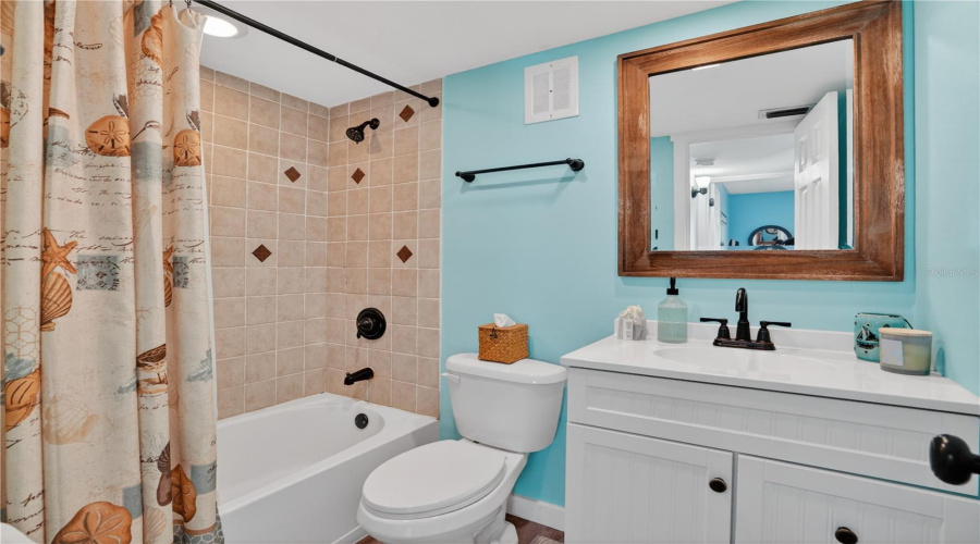 Bradenton Beach, Florida 34217, 2 Bedroom Bedrooms, ,1 Bathroombathrooms,Residential,For Sale,7Th,0,Mfra4694633