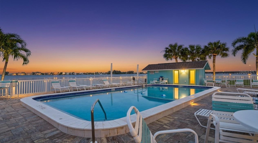 Bradenton Beach, Florida 34217, 2 Bedroom Bedrooms, ,1 Bathroombathrooms,Residential,For Sale,7Th,0,Mfra4694633
