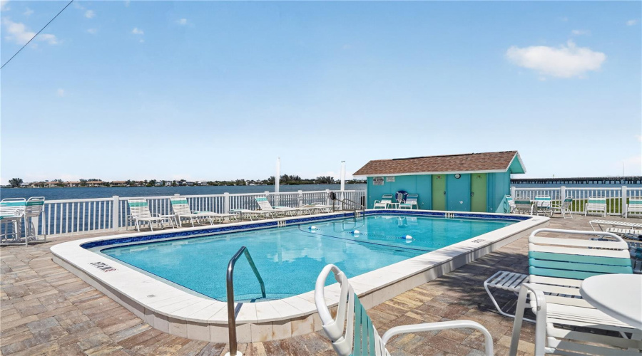 Bradenton Beach, Florida 34217, 2 Bedroom Bedrooms, ,1 Bathroombathrooms,Residential,For Sale,7Th,0,Mfra4694633