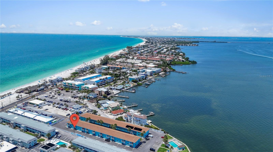 Bradenton Beach, Florida 34217, 2 Bedroom Bedrooms, ,1 Bathroombathrooms,Residential,For Sale,7Th,0,Mfra4694633