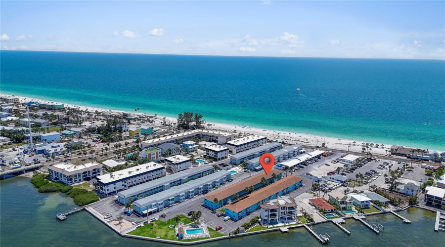 Bradenton Beach, Florida 34217, 2 Bedroom Bedrooms, ,1 Bathroombathrooms,Residential,For Sale,7Th,0,Mfra4694633