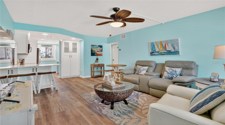 Bradenton Beach, Florida 34217, 2 Bedroom Bedrooms, ,1 Bathroombathrooms,Residential,For Sale,7Th,0,Mfra4694633