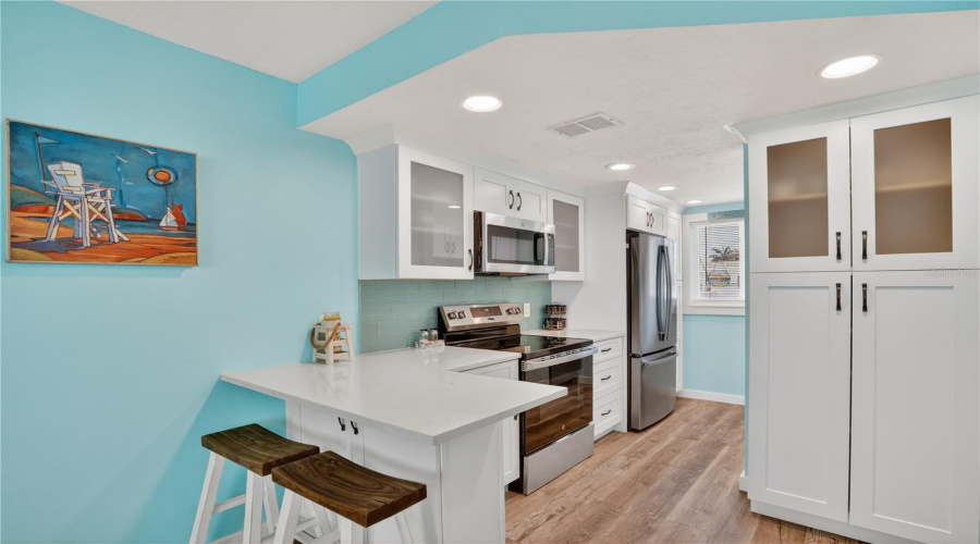 Bradenton Beach, Florida 34217, 2 Bedroom Bedrooms, ,1 Bathroombathrooms,Residential,For Sale,7Th,0,Mfra4694633