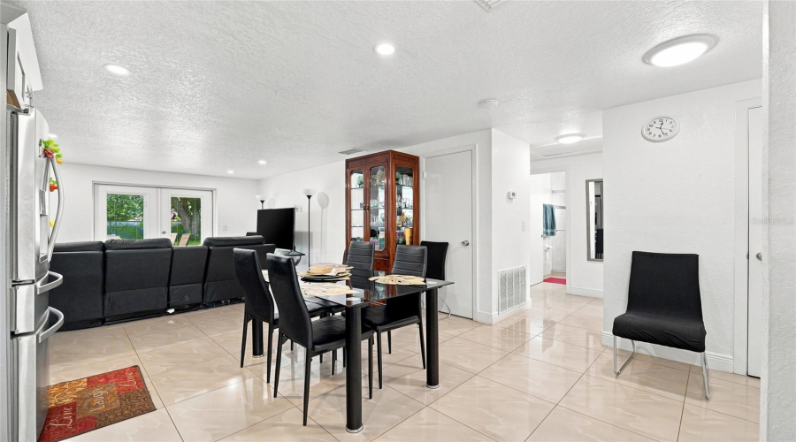 Tampa, Florida 33615, 3 Bedroom Bedrooms, ,2 Bathroombathrooms,Residential,For Sale,Drycreek,0,Mfrtb8539287