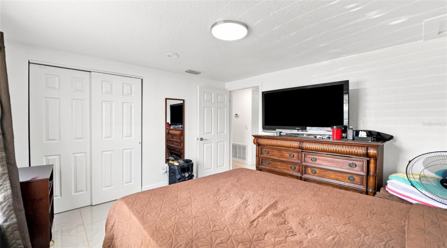 Tampa, Florida 33615, 3 Bedroom Bedrooms, ,2 Bathroombathrooms,Residential,For Sale,Drycreek,0,Mfrtb8539287