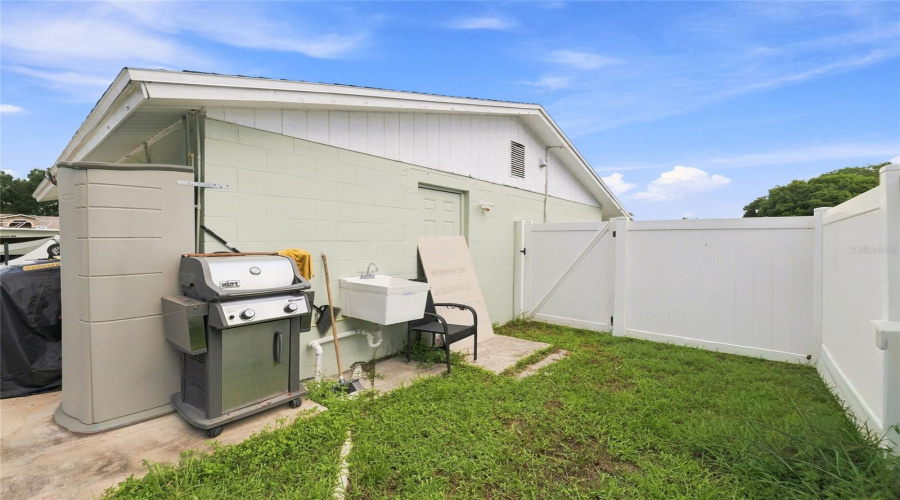 Tampa, Florida 33615, 3 Bedroom Bedrooms, ,2 Bathroombathrooms,Residential,For Sale,Drycreek,0,Mfrtb8539287
