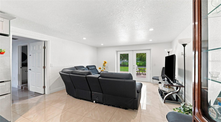 Tampa, Florida 33615, 3 Bedroom Bedrooms, ,2 Bathroombathrooms,Residential,For Sale,Drycreek,0,Mfrtb8539287