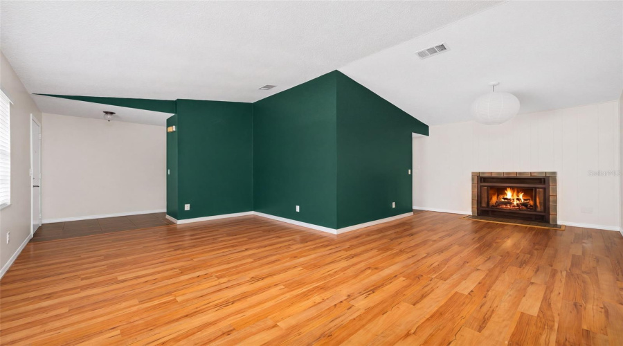 Gainesville, Florida 32607, 2 Bedroom Bedrooms, ,2 Bathroombathrooms,Residential,For Sale,12Th,0,Mfrgc542713