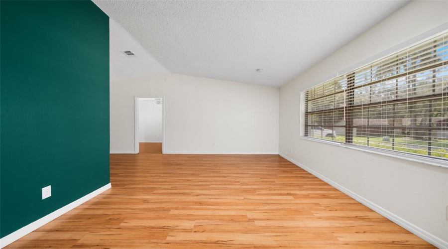 Gainesville, Florida 32607, 2 Bedroom Bedrooms, ,2 Bathroombathrooms,Residential,For Sale,12Th,0,Mfrgc542713