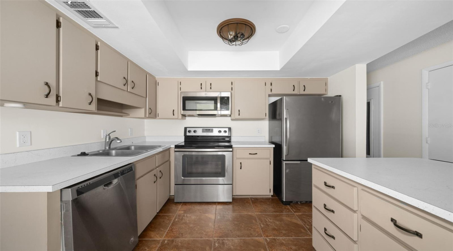 Gainesville, Florida 32607, 2 Bedroom Bedrooms, ,2 Bathroombathrooms,Residential,For Sale,12Th,0,Mfrgc542713