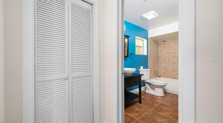 Gainesville, Florida 32607, 2 Bedroom Bedrooms, ,2 Bathroombathrooms,Residential,For Sale,12Th,0,Mfrgc542713