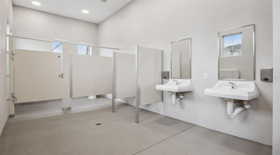 Winter Garden, Florida 34787, 4 Bedroom Bedrooms, ,3 Bathroombathrooms,Residential,For Sale,Shine View,0,Mfro6419967