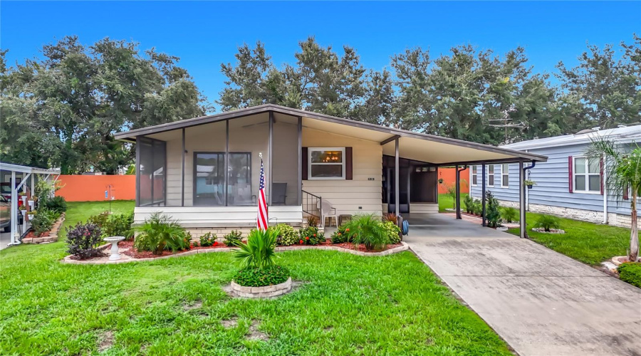 Zephyrhills, Florida 33541, 2 Bedroom Bedrooms, ,2 Bathroombathrooms,Residential,For Sale,Blanco,0,Mfrtb8535758