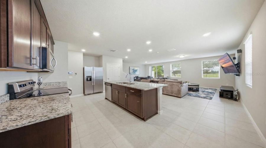 Ocoee, Florida 34761, 3 Bedroom Bedrooms, ,2 Bathroombathrooms,Residential,For Sale,Robin Holly,0,Mfro6431628