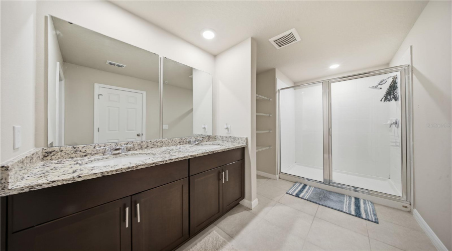 Ocoee, Florida 34761, 3 Bedroom Bedrooms, ,2 Bathroombathrooms,Residential,For Sale,Robin Holly,0,Mfro6431628