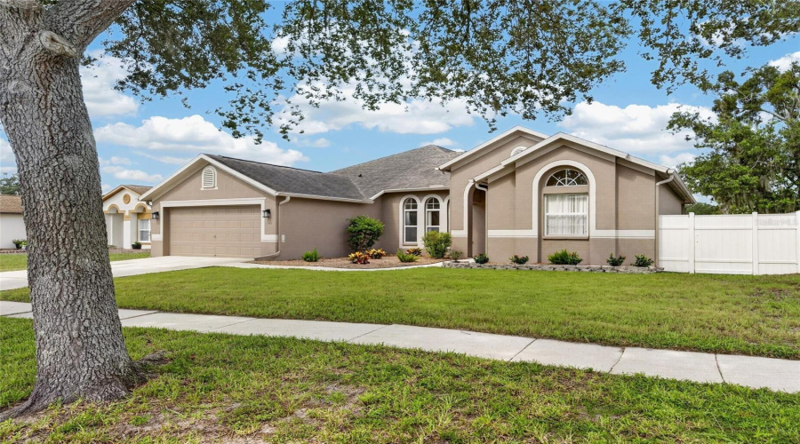 Riverview, Florida 33569, 4 Bedroom Bedrooms, ,3 Bathroombathrooms,Residential,For Sale,Tarragon,0,Mfrtb8541104