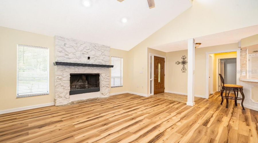 Lake Mary, Florida 32746, 4 Bedroom Bedrooms, ,3 Bathroombathrooms,Residential,For Sale,Lake Mary,0,Mfrtb8539078