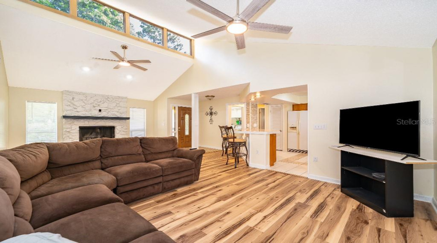 Lake Mary, Florida 32746, 4 Bedroom Bedrooms, ,3 Bathroombathrooms,Residential,For Sale,Lake Mary,0,Mfrtb8539078