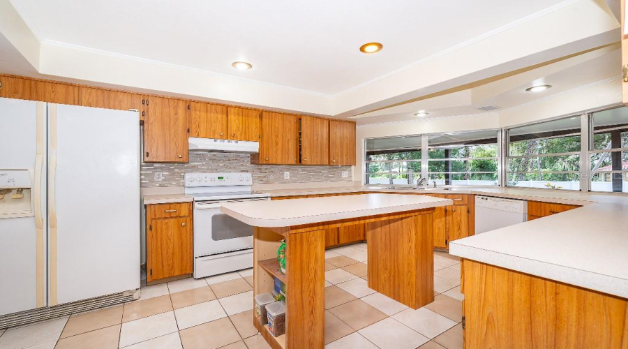 Lake Mary, Florida 32746, 4 Bedroom Bedrooms, ,3 Bathroombathrooms,Residential,For Sale,Lake Mary,0,Mfrtb8539078