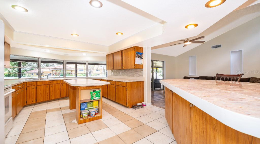 Lake Mary, Florida 32746, 4 Bedroom Bedrooms, ,3 Bathroombathrooms,Residential,For Sale,Lake Mary,0,Mfrtb8539078