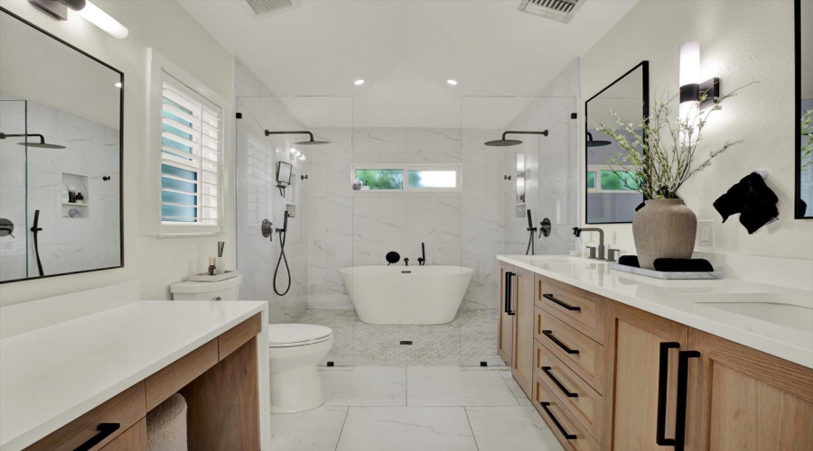 Primary Suite Bathroom