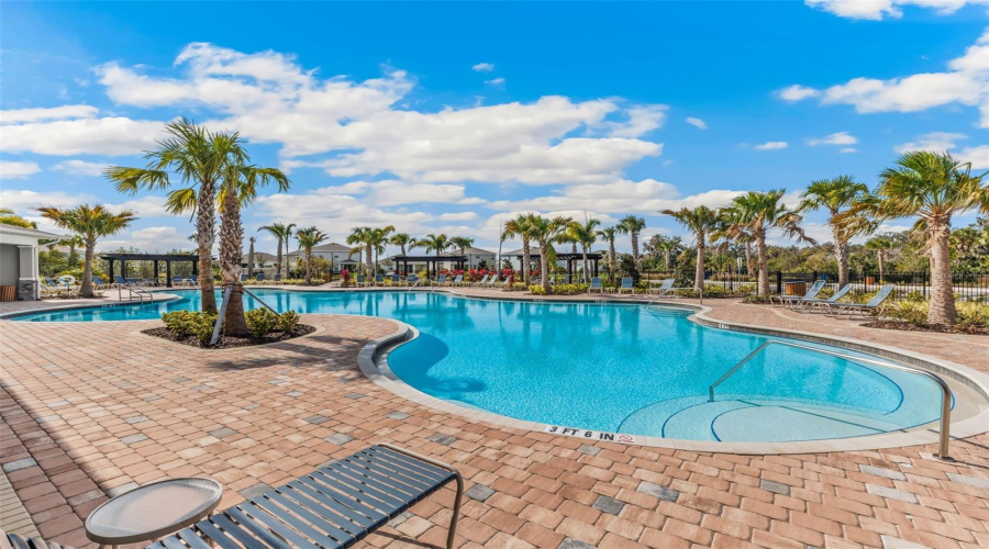 Palmetto, Florida 34221, 4 Bedroom Bedrooms, ,2 Bathroombathrooms,Residential,For Sale,Silver Moonlight,0,Mfra4694445