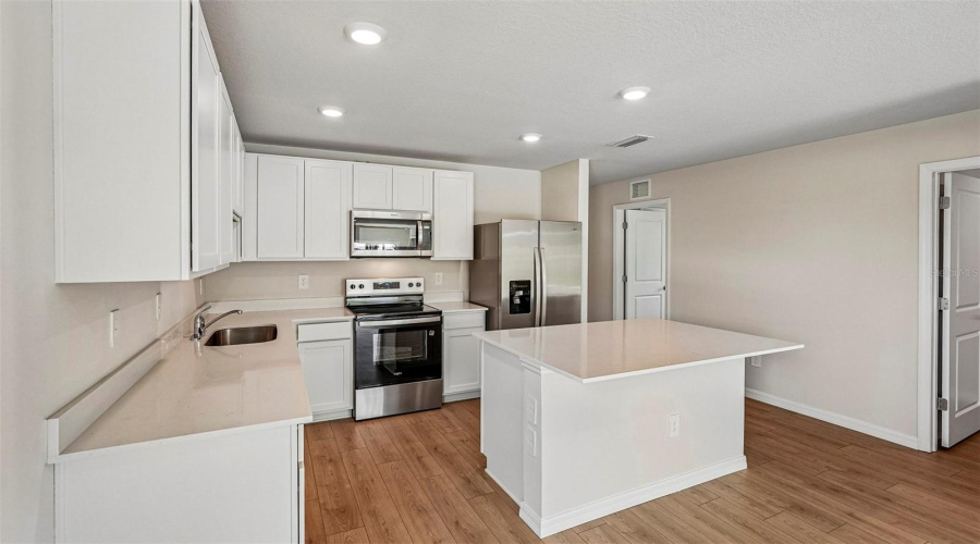 Parrish, Florida 34219, 5 Bedroom Bedrooms, ,2 Bathroombathrooms,Residential,For Sale,Old Canoe,0,Mfra4682567