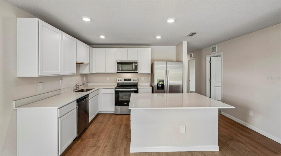 Parrish, Florida 34219, 5 Bedroom Bedrooms, ,2 Bathroombathrooms,Residential,For Sale,Old Canoe,0,Mfra4682567