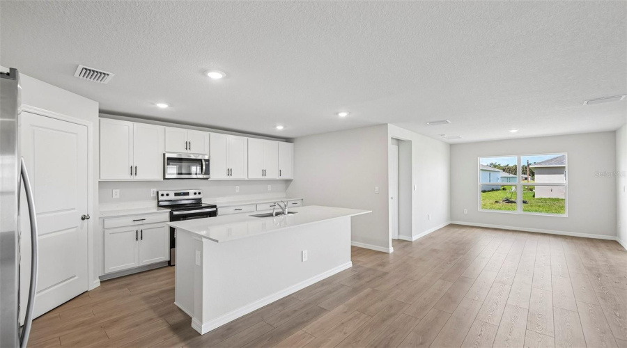 Parrish, Florida 34219, 5 Bedroom Bedrooms, ,3 Bathroombathrooms,Residential,For Sale,Bending Creek,0,Mfra4674694