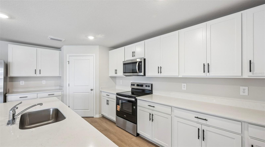 Parrish, Florida 34219, 5 Bedroom Bedrooms, ,3 Bathroombathrooms,Residential,For Sale,Bending Creek,0,Mfra4674694