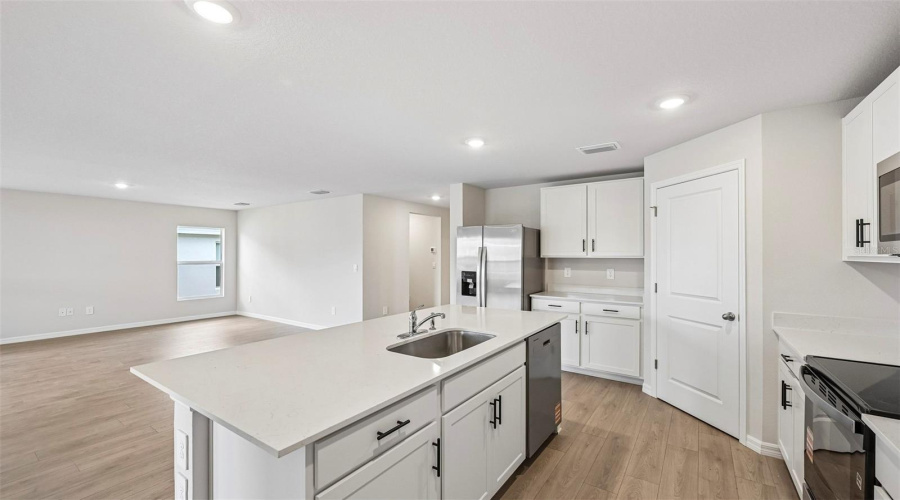 Parrish, Florida 34219, 5 Bedroom Bedrooms, ,3 Bathroombathrooms,Residential,For Sale,Bending Creek,0,Mfra4674694