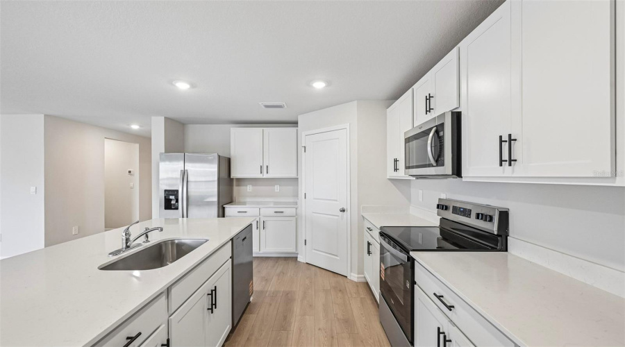 Parrish, Florida 34219, 5 Bedroom Bedrooms, ,3 Bathroombathrooms,Residential,For Sale,Bending Creek,0,Mfra4674694